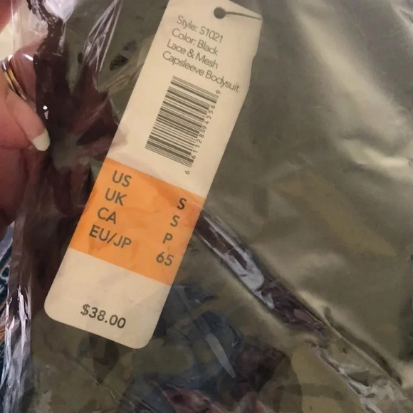 Sam Edelman Lace and Mesh Capsleeve Bodysuit - Picture 4 of 6